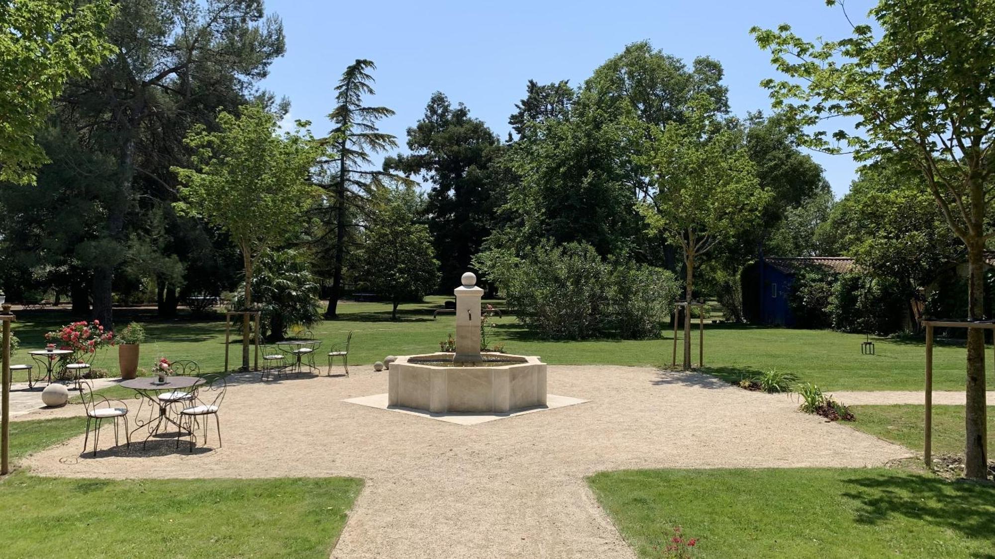 Domaine De Rhodes B&B Avignon Exteriör bild