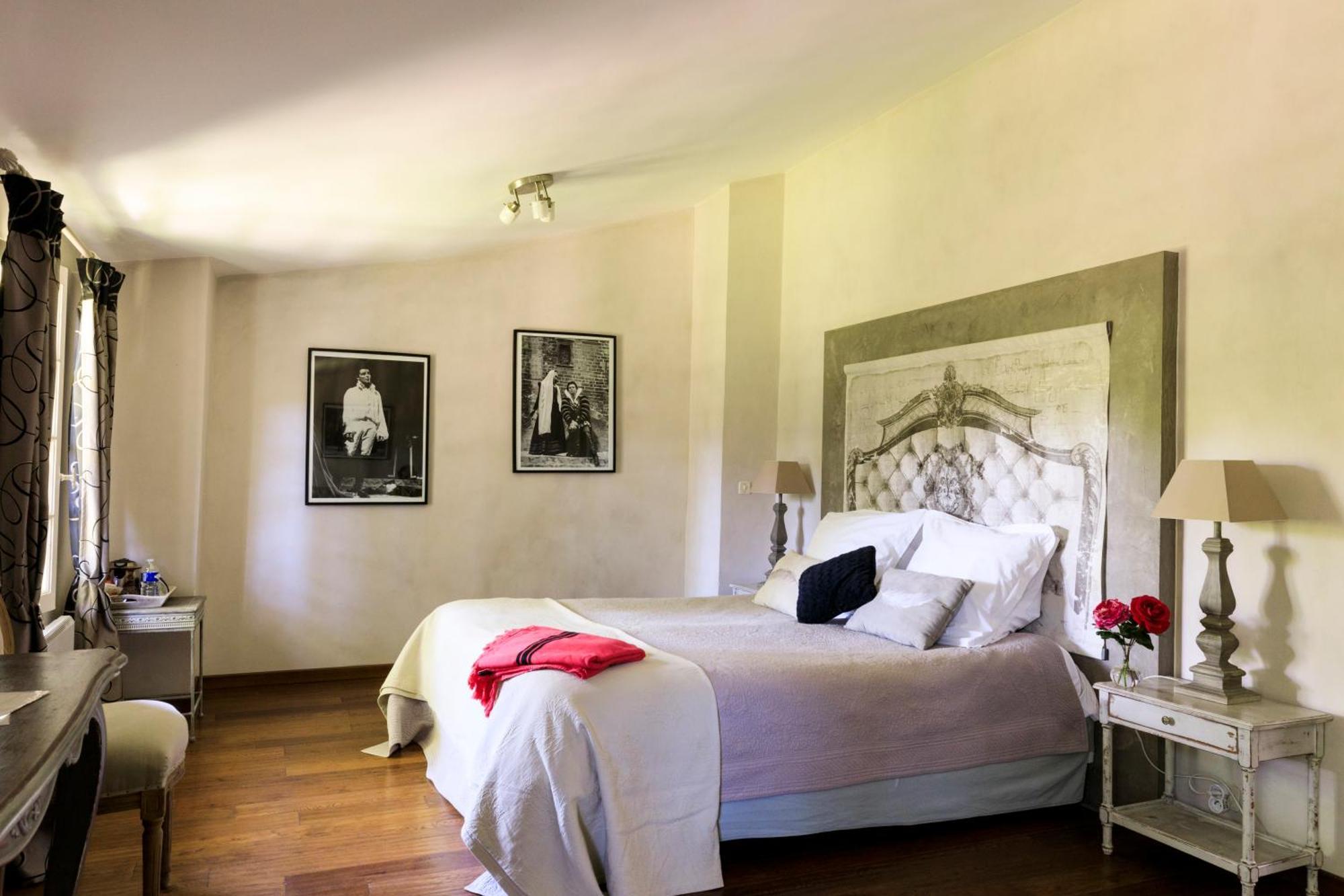 Domaine De Rhodes B&B Avignon Rum bild