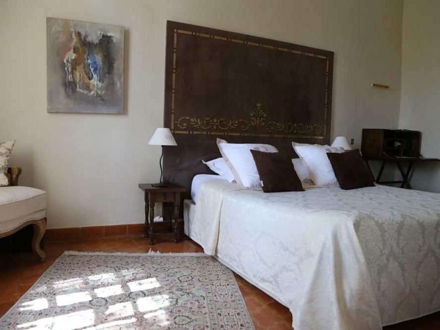 Domaine De Rhodes B&B Avignon Rum bild